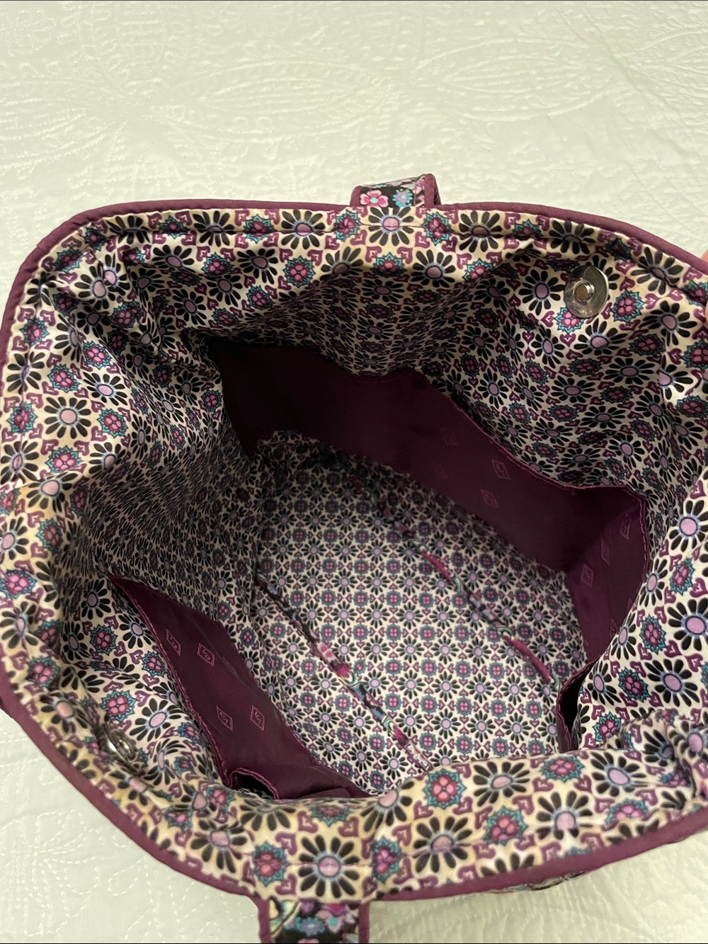 Vera Bradley LILAC MEDALLION Quilted Tote or Travel Bag In PRISTINE Condition - Picture 7 of 14